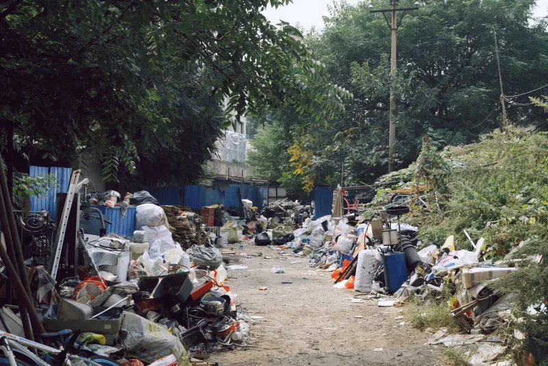 Discariche Abusive sul Territorio: Strumenti Legali e Poteri dei Cittadini per Fermare gli Scarichi Illeciti